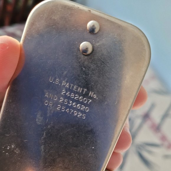 Vintage White Magic Key Buttonholer - Picture 16 of 16